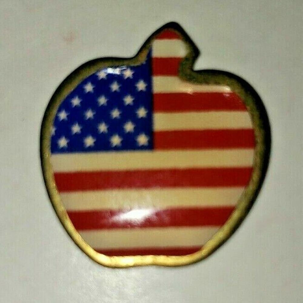 Vintage 1970's Rare Gold Tone‎ Apple w/ American Flag Simba Cal Inc.